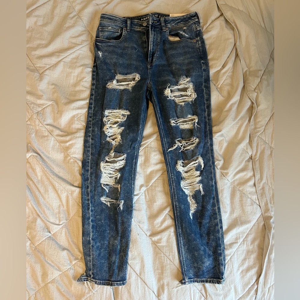 Women’s American Eagle Distressed Jeans